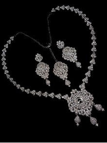 Stonestudded Jewelry Set